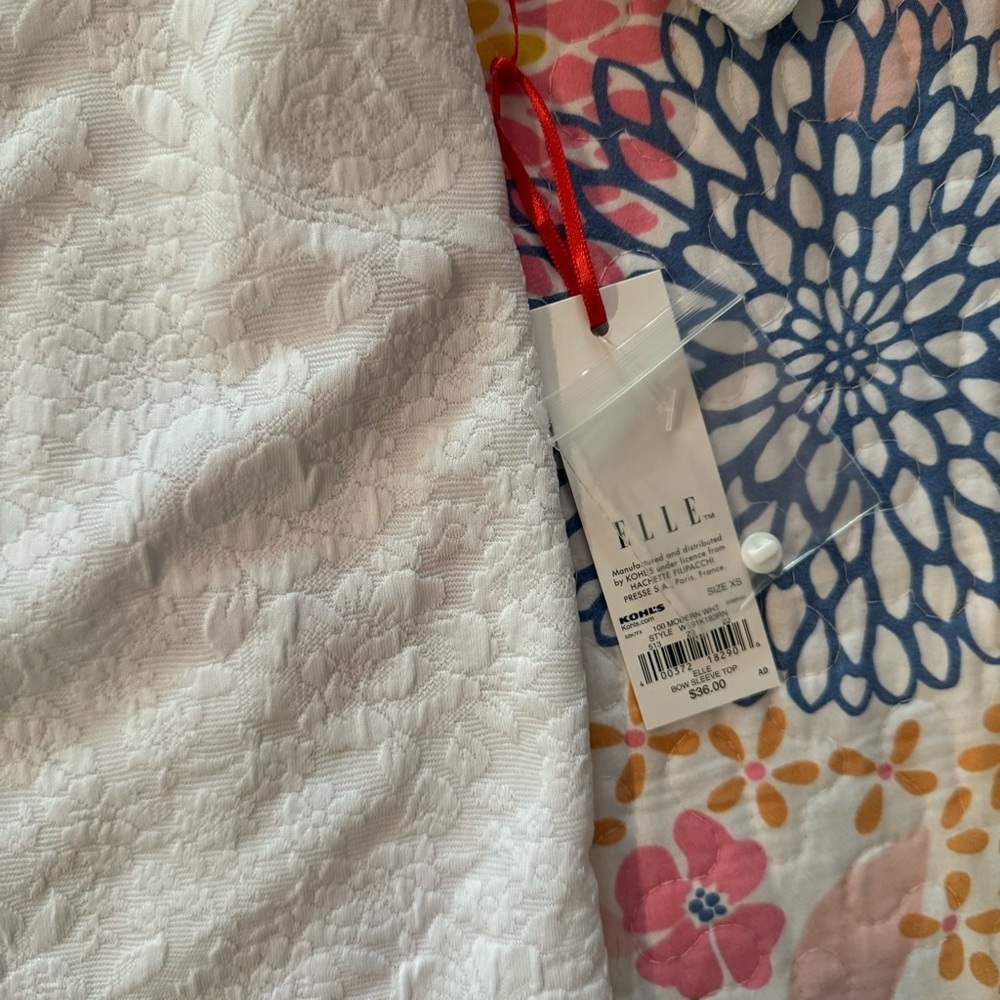 NWT xs Elle short sleeve blouse - Picture 2 of 4